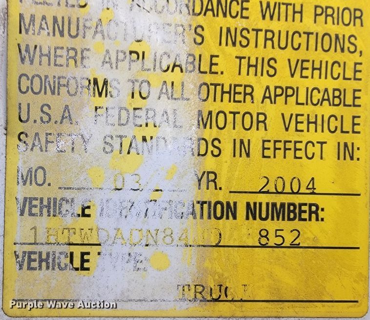 image for item ID9233 2004 International 7400  flatbed truck