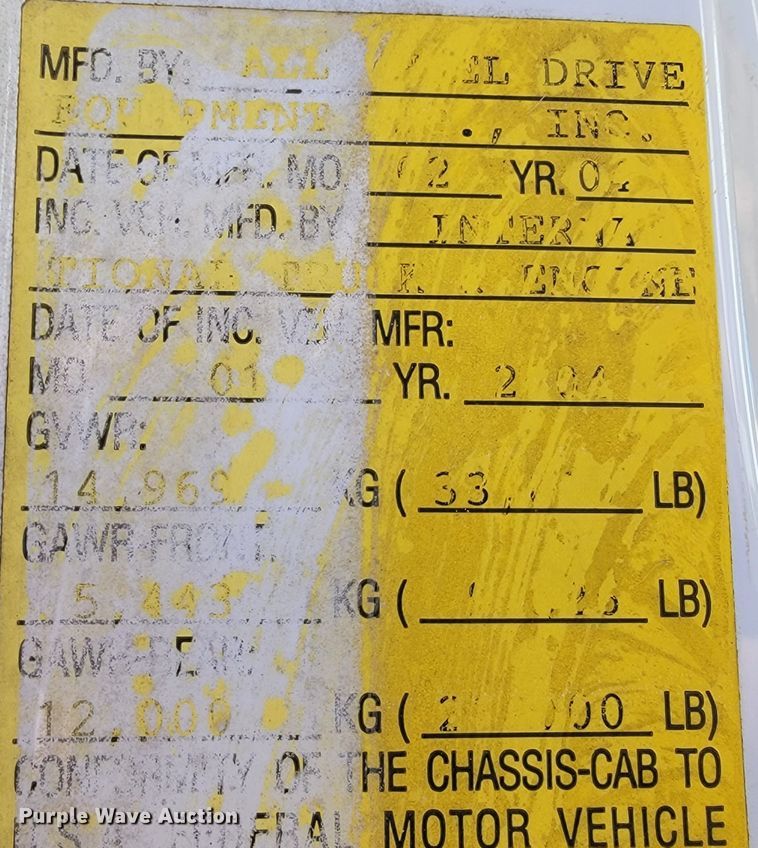 image for item ID9233 2004 International 7400  flatbed truck