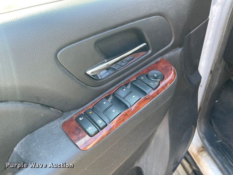 image for item IK9647 2012 Chevrolet Suburban 1500  SUV