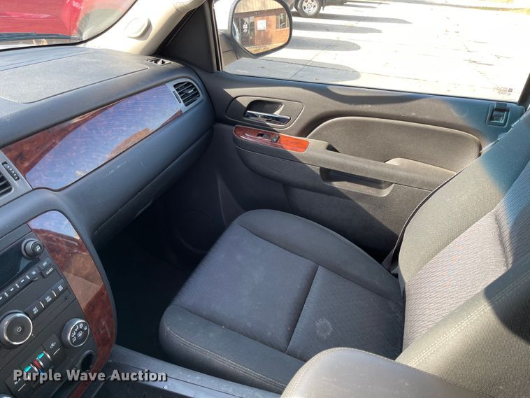 image for item IK9647 2012 Chevrolet Suburban 1500  SUV