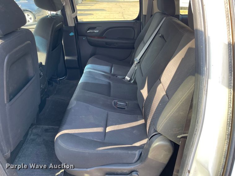 image for item IK9647 2012 Chevrolet Suburban 1500  SUV