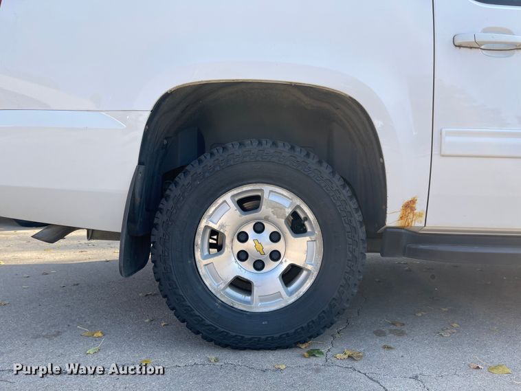 image for item IK9647 2012 Chevrolet Suburban 1500  SUV