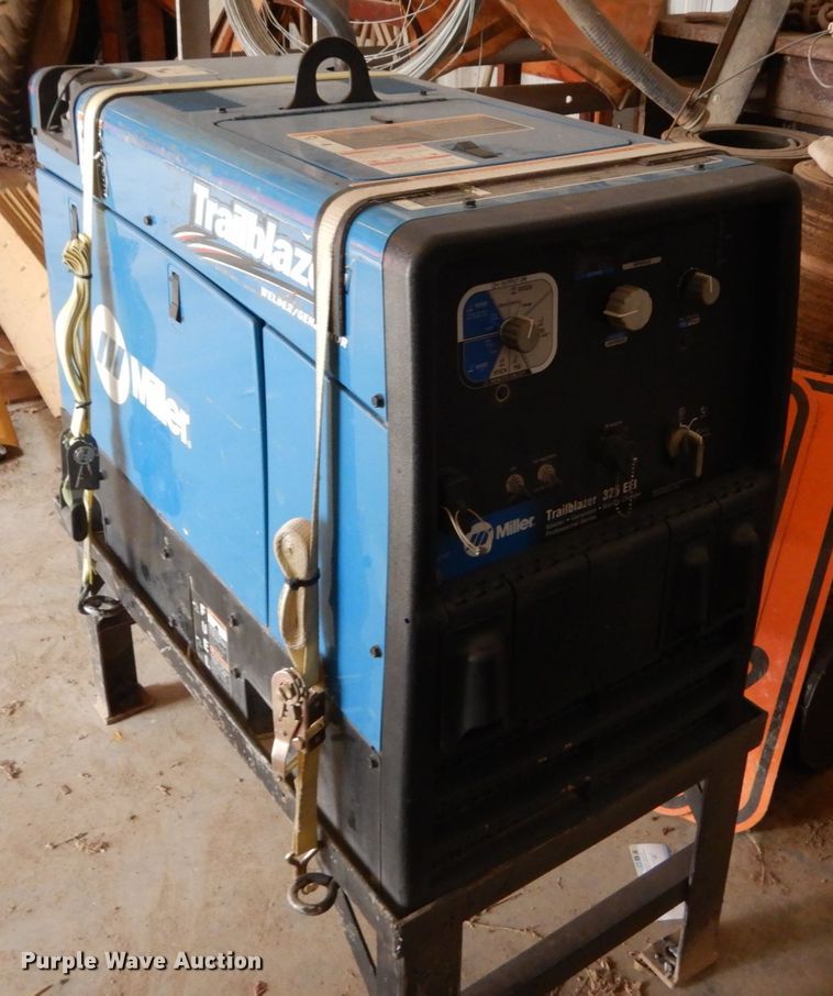 image for item IV9587 Miller Trailblazer 325  welder