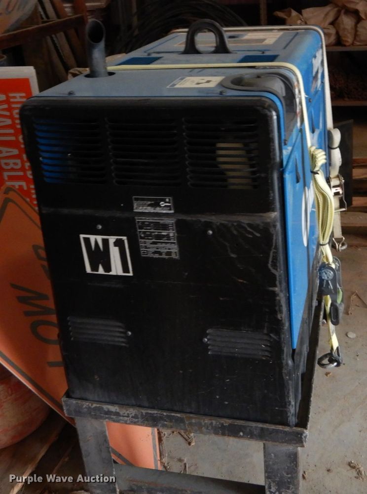 image for item IV9587 Miller Trailblazer 325  welder
