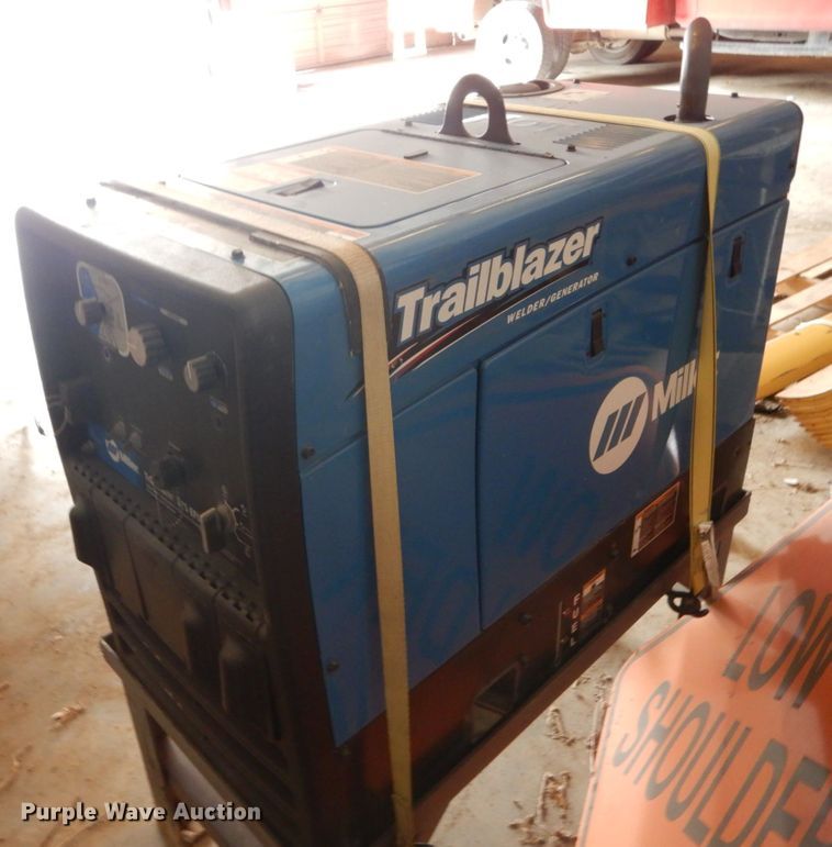 image for item IV9587 Miller Trailblazer 325  welder
