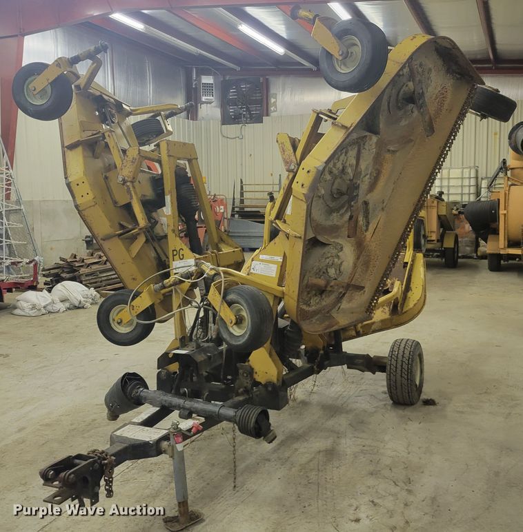 image for item IV9634 Woods 9204RD  batwing finish mower