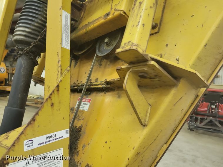 image for item IV9634 Woods 9204RD  batwing finish mower