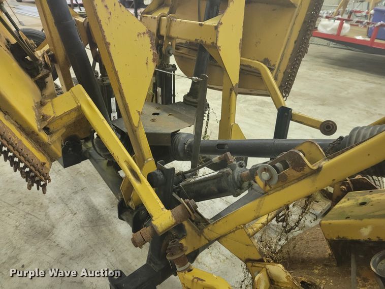 image for item IV9634 Woods 9204RD  batwing finish mower