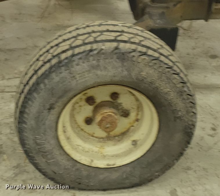 image for item IV9634 Woods 9204RD  batwing finish mower