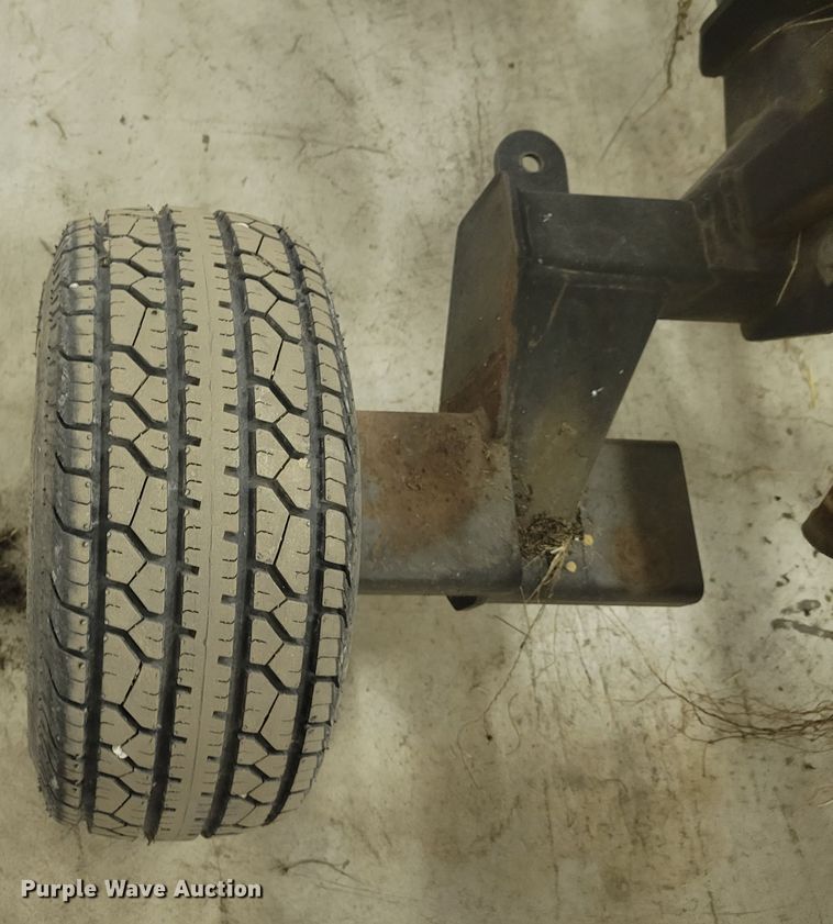 image for item IV9634 Woods 9204RD  batwing finish mower