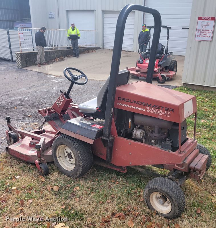 image for item IV9637 Toro Groundsmaster 325D  lawn mower