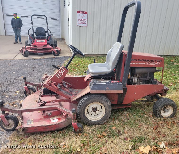 image for item IV9637 Toro Groundsmaster 325D  lawn mower