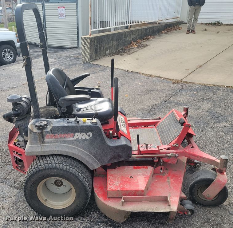 image for item IV9638 Snapper Pro  ZTR lawn mower