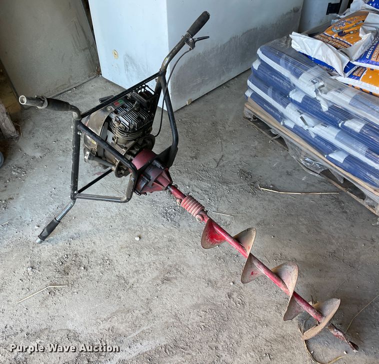 image for item IX9629 Tecumseh Centura  post hole auger
