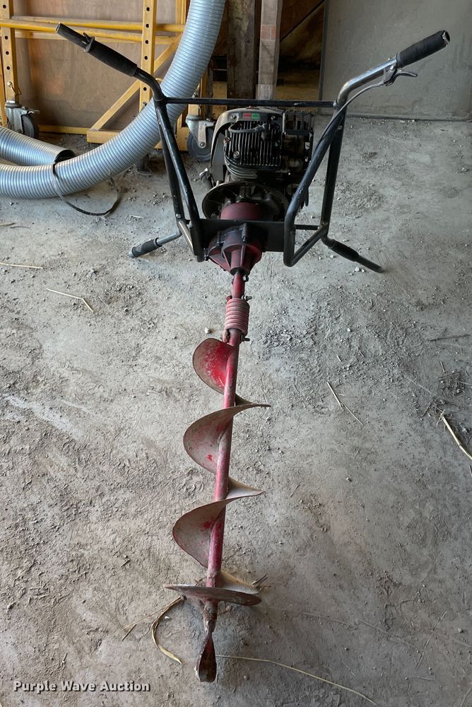 image for item IX9629 Tecumseh Centura  post hole auger