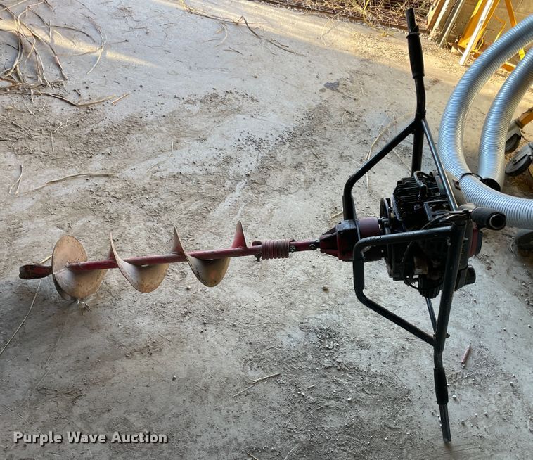 image for item IX9629 Tecumseh Centura  post hole auger