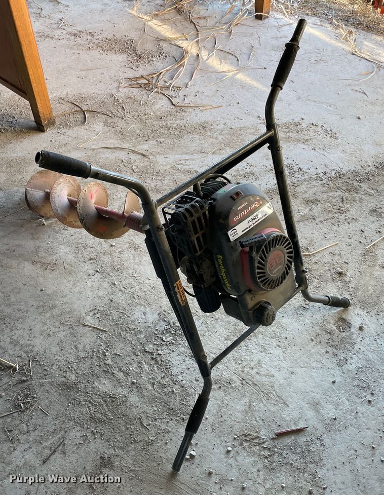 image for item IX9629 Tecumseh Centura  post hole auger