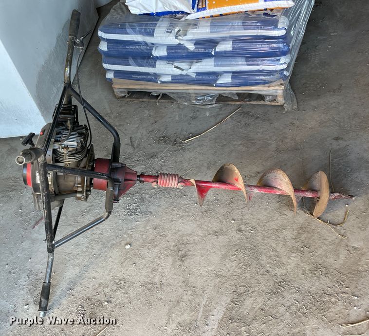 image for item IX9629 Tecumseh Centura  post hole auger