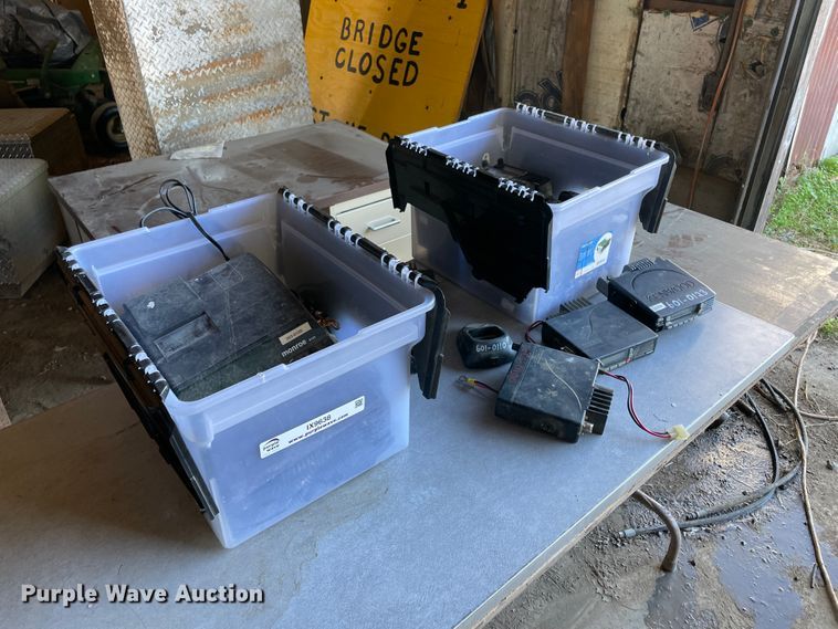 image for item IX9638 Radios