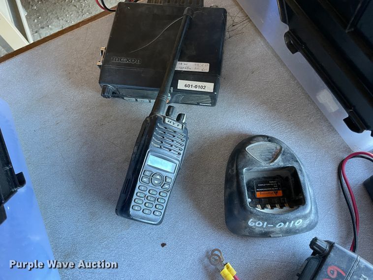 image for item IX9638 Radios