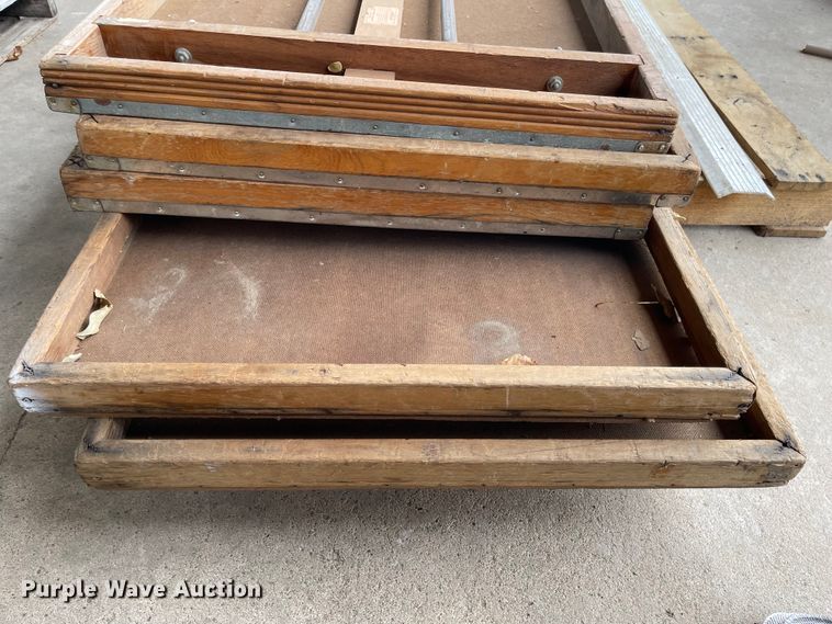 image for item IY9783 (6) tables