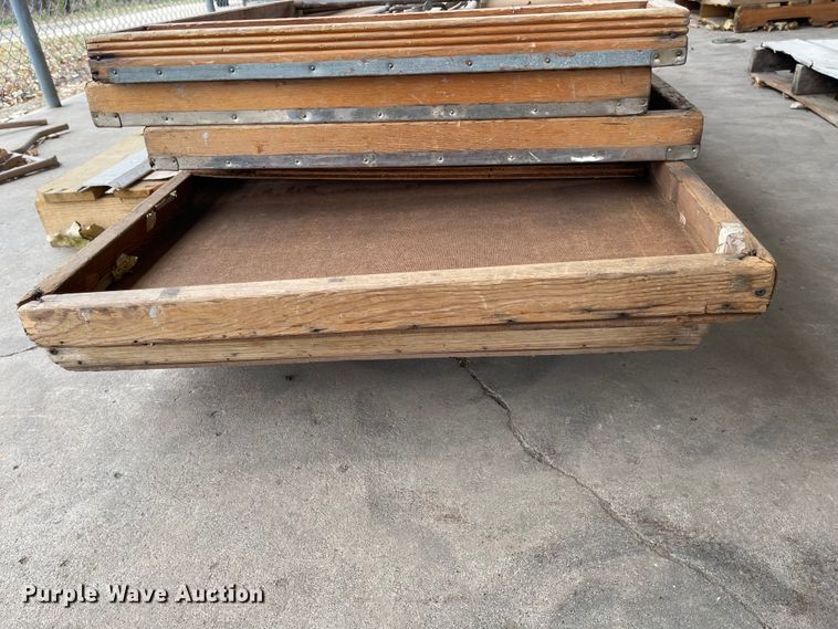 image for item IY9783 (6) tables