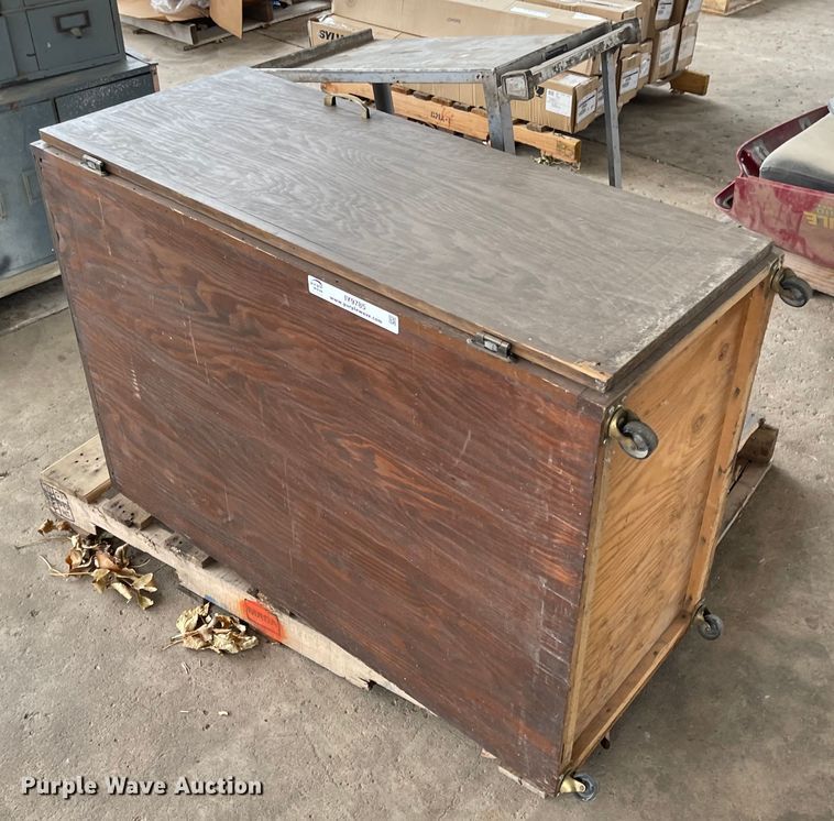 image for item IY9785 Office equipment