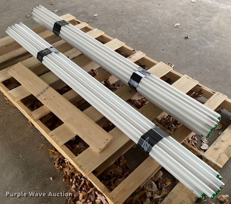 image for item IY9788 (39) T12 fluorescent bulbs