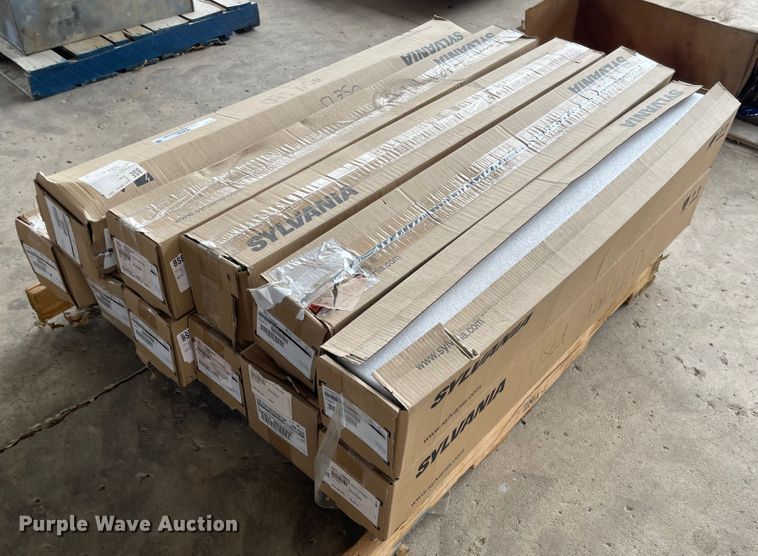 image for item IY9791 Approximately 275 T8 fluorescent bulbs