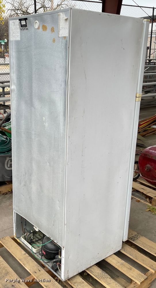 image for item IY9793 Refrigerator