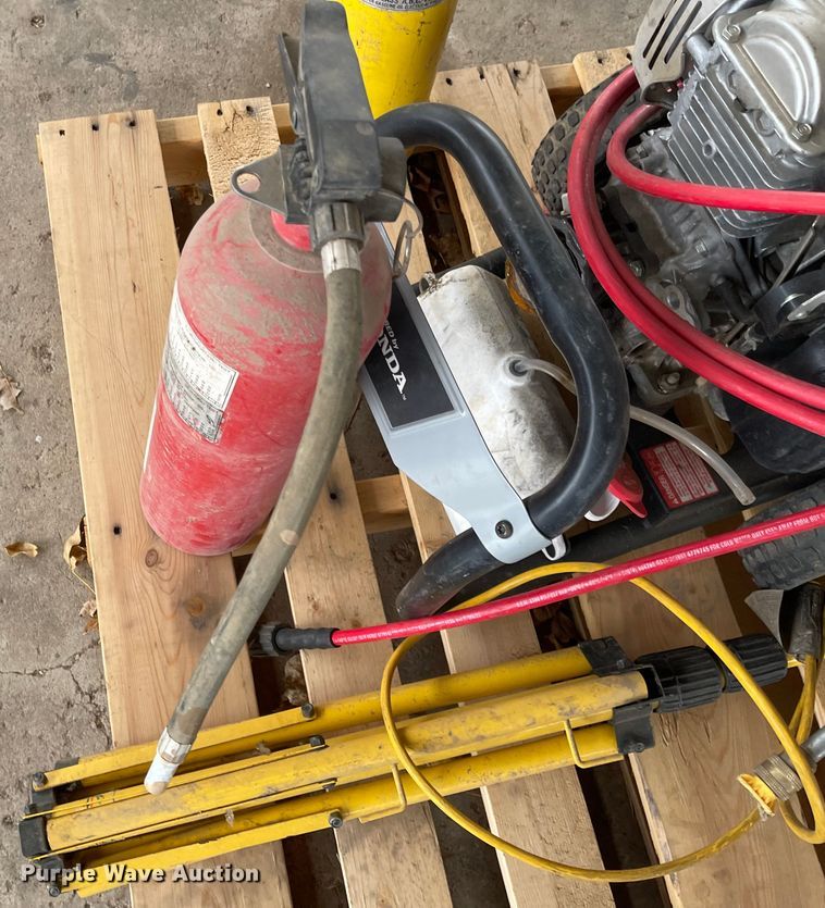 image for item IY9795 Tools