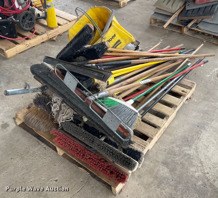 image for item IY9798 Cleaning equipment