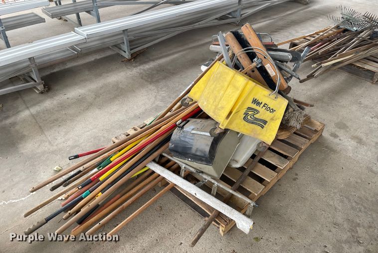 image for item IY9798 Cleaning equipment