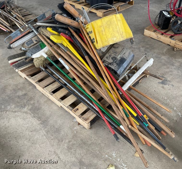 image for item IY9798 Cleaning equipment