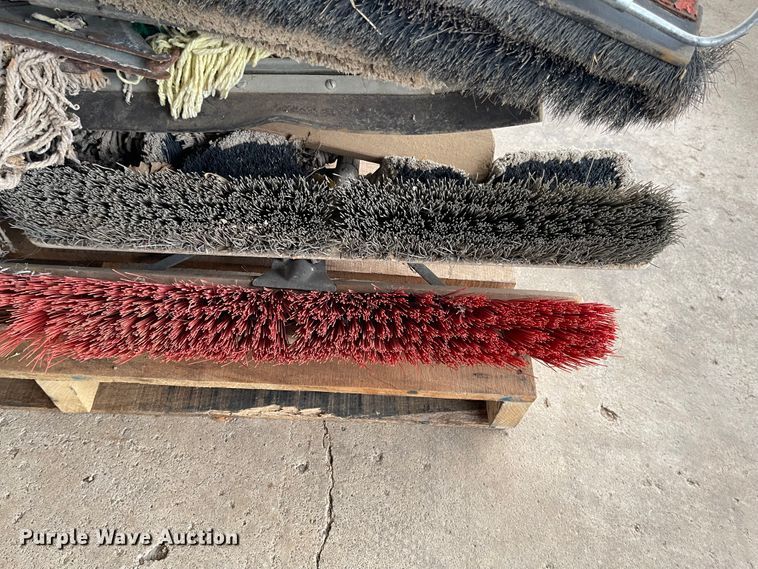 image for item IY9798 Cleaning equipment