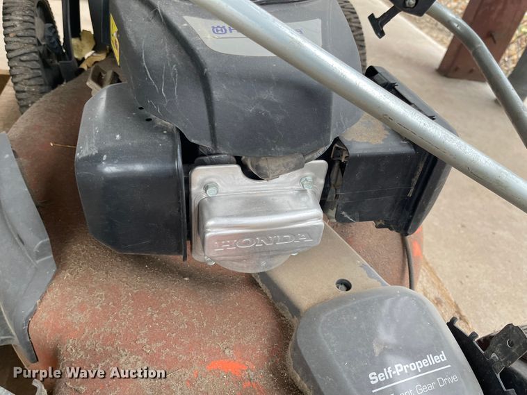 image for item IY9800 Lawn and garden equipment