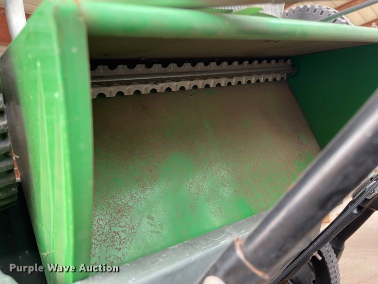 image for item IY9800 Lawn and garden equipment