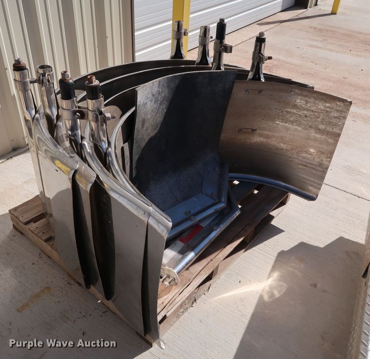 image for item JP9308 (4) semi truck fenders