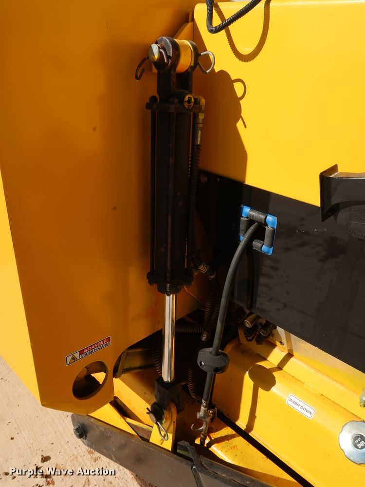 image for item JP9317 2008 Mauldin 1750-C  paver