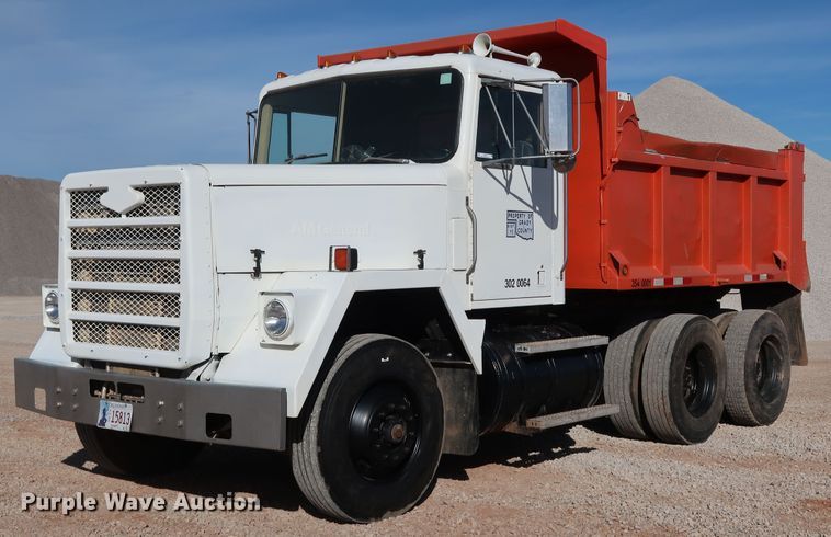 image for item JP9318 1983 Am General M915A1  dump truck