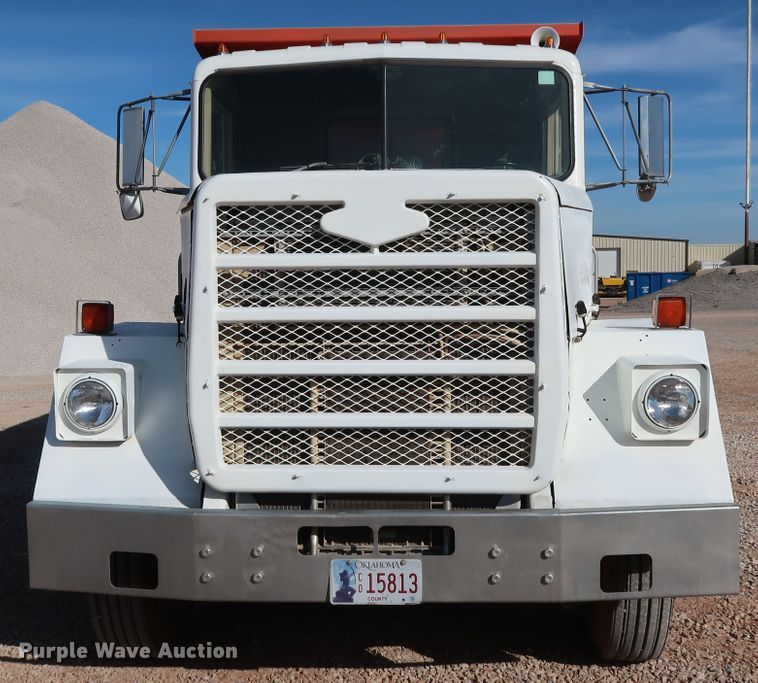 image for item JP9318 1983 Am General M915A1  dump truck