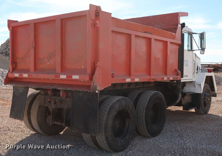 image for item JP9318 1983 Am General M915A1  dump truck