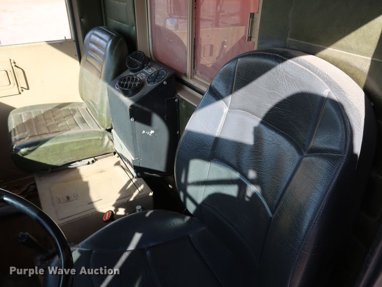 image for item JP9318 1983 Am General M915A1  dump truck