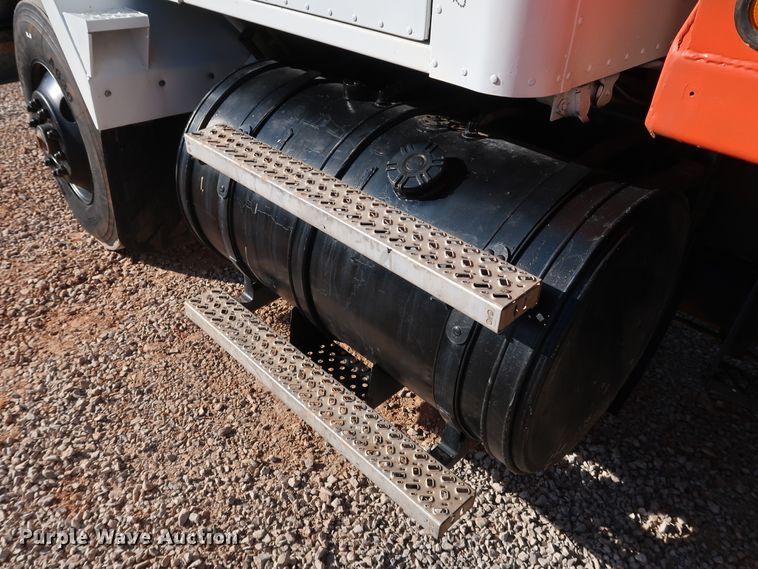 image for item JP9318 1983 Am General M915A1  dump truck