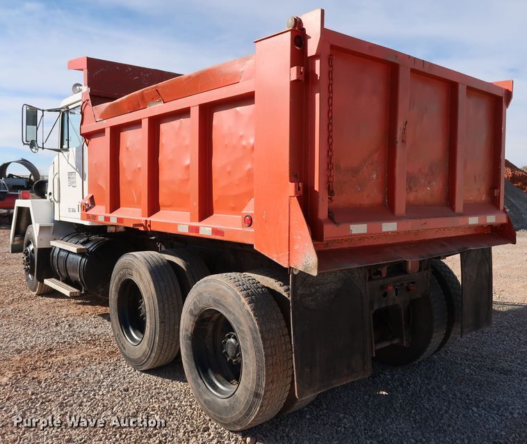 image for item JP9318 1983 Am General M915A1  dump truck