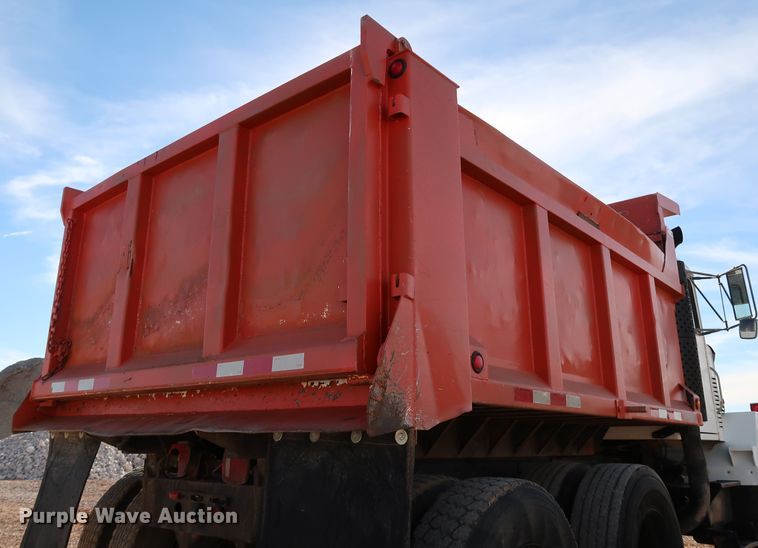 image for item JP9318 1983 Am General M915A1  dump truck