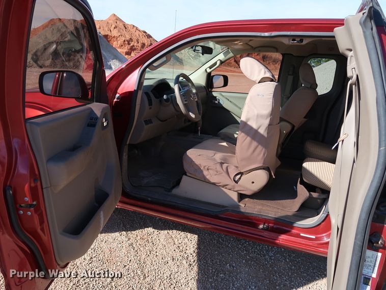 image for item JP9319 2013 Nissan Frontier SV  King Cab pickup truck