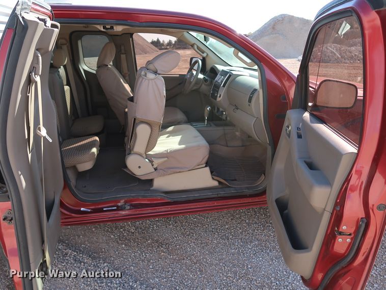 image for item JP9319 2013 Nissan Frontier SV  King Cab pickup truck