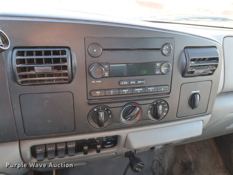 image for item JP9320 2007 Ford F450 Super Duty XL  Crew Cab dump flatbed truck