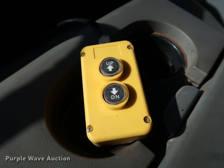 image for item JP9320 2007 Ford F450 Super Duty XL  Crew Cab dump flatbed truck